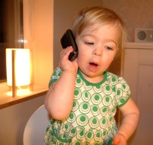 Smartfon dla dziecka – za i przeciw